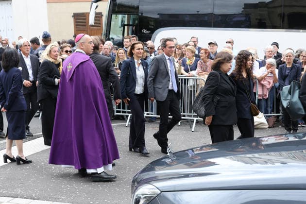 Andre Santini Funeral - Issy-les-Moulineaux during funeral ceremony of Mayor of Issy-les-Moulineaux Andre Santini at the Saint-Etienne church in Issy-les-Moulineaux near Paris, France on June 8, 2026. Andre Santini died on June 1, 2026, aged 85. Photo by Nasser Berzane ABACAPRESS.COM Issy-les-Moulineaux France  Copyright: xBerzanexNasser ABACAx