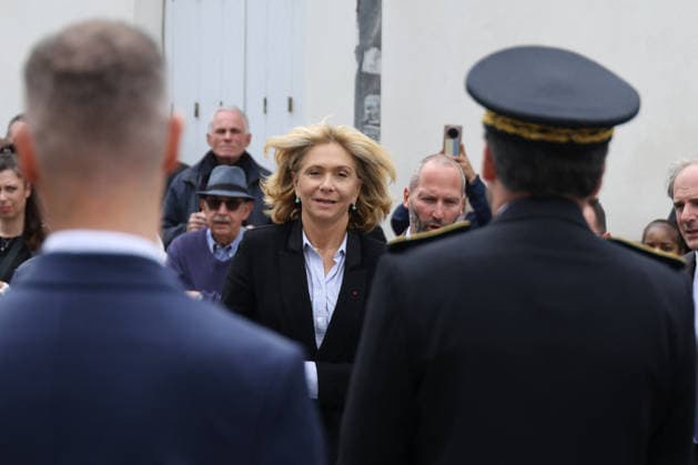 Andre Santini Funeral - Issy-les-Moulineaux Valérie Pecresse during funeral ceremony of Mayor of Issy-les-Moulineaux Andre Santini at the Saint-Etienne church in Issy-les-Moulineaux near Paris, France on June 8, 2026. Andre Santini died on June 1, 2026, aged 85. Photo by Nasser Berzane ABACAPRESS.COM Issy-les-Moulineaux France  Copyright: xBerzanexNasser ABACAx