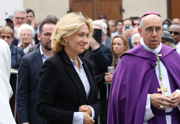 Andre Santini Funeral - Issy-les-Moulineaux Valérie Pecresse during funeral ceremony of Mayor of Issy-les-Moulineaux Andre Santini at the Saint-Etienne church in Issy-les-Moulineaux near Paris, France on June 8, 2026. Andre Santini died on June 1, 2026, aged 85. Photo by Nasser Berzane ABACAPRESS.COM Issy-les-Moulineaux France  Copyright: xBerzanexNasser ABACAx