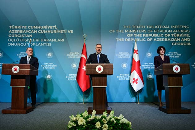 10th Trilateral meeting of the Ministers of Foreign Affairs of Turkiye, Azerbaijan and Georgia ISTANBUL, TURKIYE - JUNE 08: Turkish Foreign Minister Hakan Fidan (C), Azerbaijani Foreign Minister Jeyhun Bayramov (L) and Georgian Foreign Minister Maka Botchorishvili (R) hold a joint press conference following the 10th Turkiye-Azerbaijan-Georgia Trilateral Meeting of Ministers of Foreign Affairs at Ciragan Palace in Istanbul, Turkiye on June 08, 2026. Oguz Yeter Anadolu Istanbul Turkey. Editorial use only. Please get in touch for any other usage.  Copyright: x2026xAnadoluxOguzxYeterx