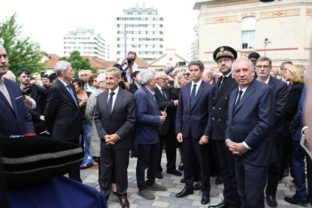 Andre Santini Funeral - Issy-les-Moulineaux Nicolas Sarkozy, Jean-Louis Borloo, Gabriel Attal and Francois Bayrou during funeral ceremony of Mayor of Issy-les-Moulineaux Andre Santini at the Saint-Etienne church in Issy-les-Moulineaux near Paris, France on June 8, 2026. Andre Santini died on June 1, 2026, aged 85. Photo by Nasser Berzane ABACAPRESS.COM Issy-les-Moulineaux France  Copyright: xBerzanexNasser ABACAx