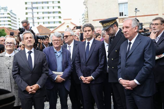Andre Santini Funeral - Issy-les-Moulineaux Nicolas Sarkozy, Jean-Louis Borloo, Gabriel Attal and Francois Bayrou during funeral ceremony of Mayor of Issy-les-Moulineaux Andre Santini at the Saint-Etienne church in Issy-les-Moulineaux near Paris, France on June 8, 2026. Andre Santini died on June 1, 2026, aged 85. Photo by Nasser Berzane ABACAPRESS.COM Issy-les-Moulineaux France  Copyright: xBerzanexNasser ABACAx