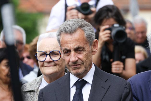 Andre Santini Funeral - Issy-les-Moulineaux Nicolas Sarkozy during funeral ceremony of Mayor of Issy-les-Moulineaux Andre Santini at the Saint-Etienne church in Issy-les-Moulineaux near Paris, France on June 8, 2026. Andre Santini died on June 1, 2026, aged 85. Photo by Nasser Berzane ABACAPRESS.COM Issy-les-Moulineaux France  Copyright: xBerzanexNasser ABACAx