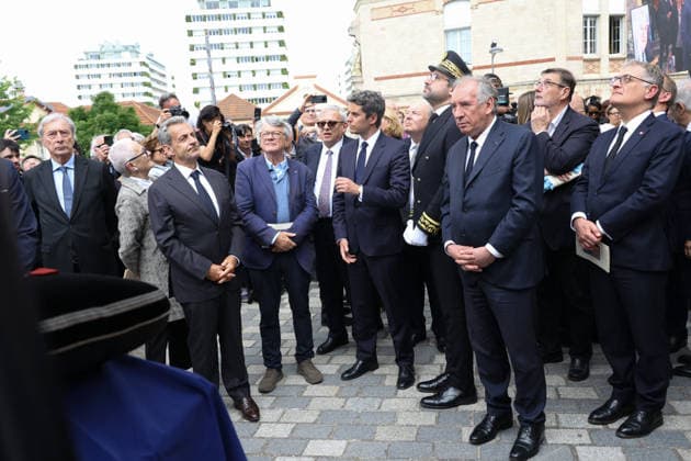 Andre Santini Funeral - Issy-les-Moulineaux Nicolas Sarkozy, Jean-Louis Borloo, Gabriel Attal and Francois Bayrou during funeral ceremony of Mayor of Issy-les-Moulineaux Andre Santini at the Saint-Etienne church in Issy-les-Moulineaux near Paris, France on June 8, 2026. Andre Santini died on June 1, 2026, aged 85. Photo by Nasser Berzane ABACAPRESS.COM Issy-les-Moulineaux France  Copyright: xBerzanexNasser ABACAx