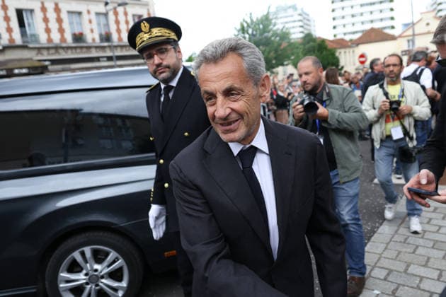 Andre Santini Funeral - Issy-les-Moulineaux Nicolas Sarkozy during funeral ceremony of Mayor of Issy-les-Moulineaux Andre Santini at the Saint-Etienne church in Issy-les-Moulineaux near Paris, France on June 8, 2026. Andre Santini died on June 1, 2026, aged 85. Photo by Nasser Berzane ABACAPRESS.COM Issy-les-Moulineaux France  Copyright: xBerzanexNasser ABACAx