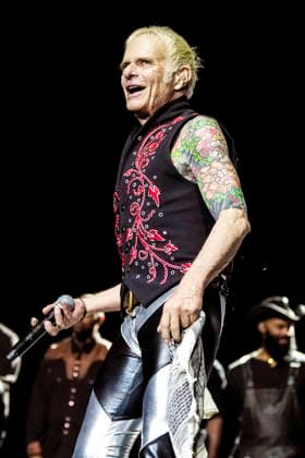 David Lee Roth live bei einem Konzert der Don t Love Me, Rent Me -Tour im The Paramount. Huntington, 07.06.2026