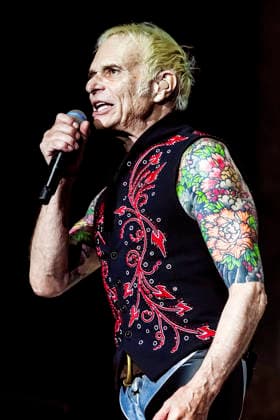 David Lee Roth live bei einem Konzert der Don t Love Me, Rent Me -Tour im The Paramount. Huntington, 07.06.2026