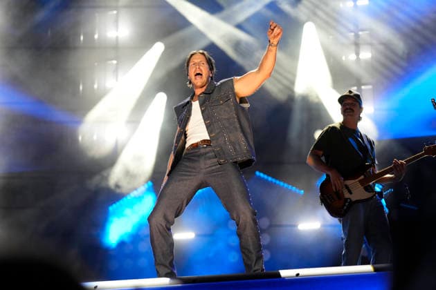 NASHVILLE, TENNESSEE - JUNE 07: Russell Dickerson perform onstage at Nissan Stadium during CMA Fest 2026 day three on June 07, 2026 in Nashville, Tennessee. . Credit: USA - ZUMAa123 20260608_zaa_a123_014 Copyright: xAdMediax