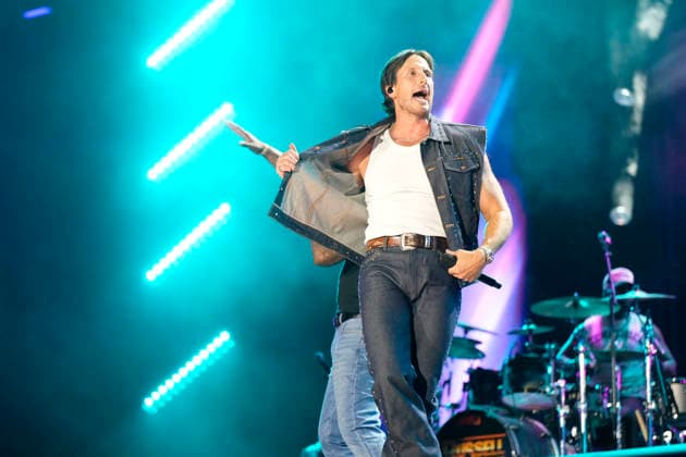 NASHVILLE, TENNESSEE - JUNE 07: Russell Dickerson perform onstage at Nissan Stadium during CMA Fest 2026 day three on June 07, 2026 in Nashville, Tennessee. . Credit: USA - ZUMAa123 20260608_zaa_a123_018 Copyright: xAdMediax