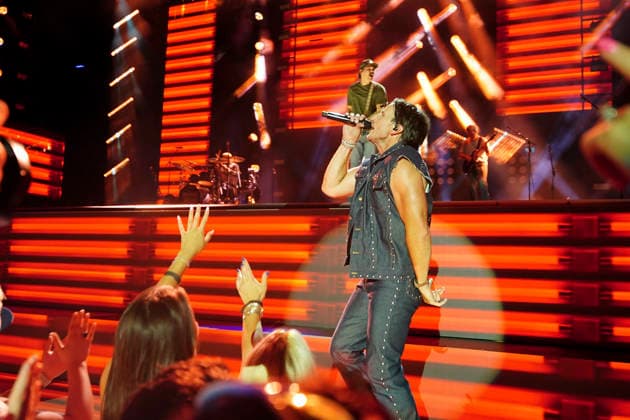 NASHVILLE, TENNESSEE - JUNE 07: Russell Dickerson perform onstage at Nissan Stadium during CMA Fest 2026 day three on June 07, 2026 in Nashville, Tennessee. . Credit: USA - ZUMAa123 20260608_zaa_a123_020 Copyright: xAdMediax