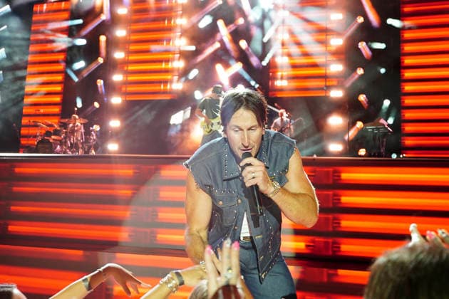 NASHVILLE, TENNESSEE - JUNE 07: Russell Dickerson perform onstage at Nissan Stadium during CMA Fest 2026 day three on June 07, 2026 in Nashville, Tennessee. . Credit: USA - ZUMAa123 20260608_zaa_a123_024 Copyright: xAdMediax