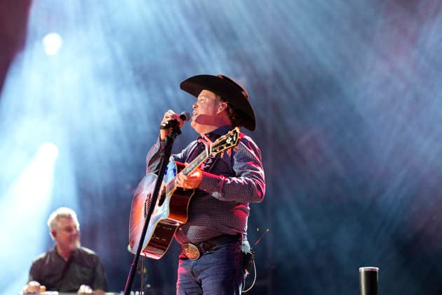 NASHVILLE, TENNESSEE - JUNE 07: Clay Walker perform onstage at Nissan Stadium during CMA Fest 2026 day three on June 07, 2026 in Nashville, Tennessee. . Credit: USA - ZUMAa123 20260608_zaa_a123_045 Copyright: xAdMediax