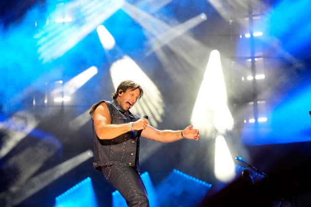 NASHVILLE, TENNESSEE - JUNE 07: Russell Dickerson perform onstage at Nissan Stadium during CMA Fest 2026 day three on June 07, 2026 in Nashville, Tennessee. . Credit: USA - ZUMAa123 20260608_zaa_a123_049 Copyright: xAdMediax