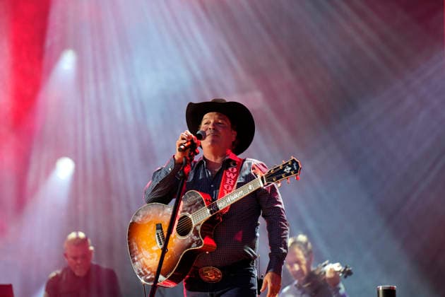 NASHVILLE, TENNESSEE - JUNE 07: Clay Walker perform onstage at Nissan Stadium during CMA Fest 2026 day three on June 07, 2026 in Nashville, Tennessee. . Credit: USA - ZUMAa123 20260608_zaa_a123_050 Copyright: xAdMediax