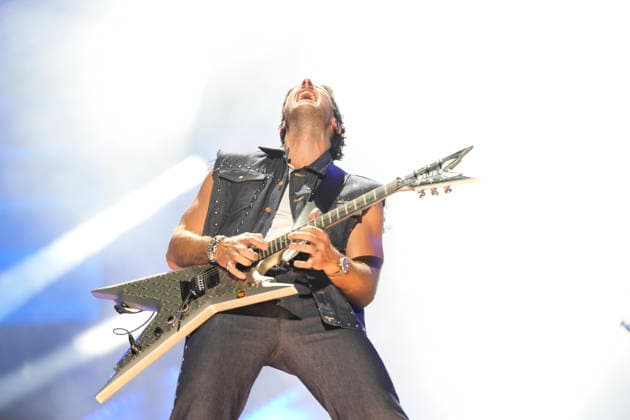 NASHVILLE, TENNESSEE - JUNE 07: Russell Dickerson perform onstage at Nissan Stadium during CMA Fest 2026 day three on June 07, 2026 in Nashville, Tennessee. . Credit: USA - ZUMAa123 20260608_zaa_a123_061 Copyright: xAdMediax