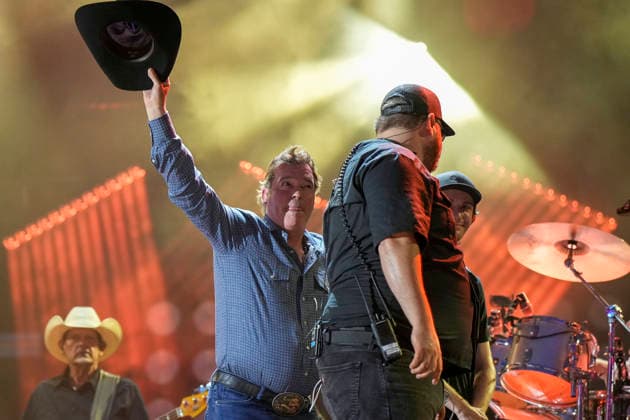 NASHVILLE, TENNESSEE - JUNE 07: Clay Walker perform onstage at Nissan Stadium during CMA Fest 2026 day three on June 07, 2026 in Nashville, Tennessee. . Credit: USA - ZUMAa123 20260608_zaa_a123_066 Copyright: xAdMediax
