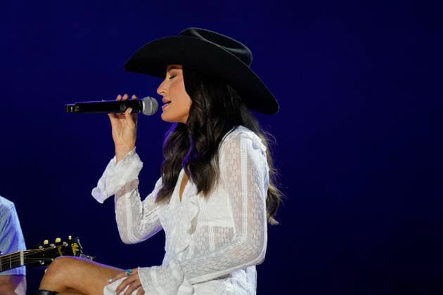 NASHVILLE, TENNESSEE - JUNE 07: Hannah McFarland perform onstage at Nissan Stadium during CMA Fest 2026 day three on June 07, 2026 in Nashville, Tennessee. . Credit: USA - ZUMAa123 20260608_zaa_a123_072 Copyright: xAdMediax