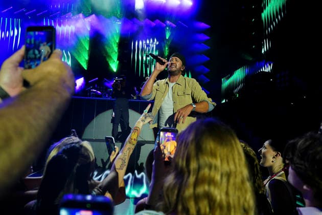 NASHVILLE, TENNESSEE - JUNE 07: Luke Bryan perform onstage at Nissan Stadium during CMA Fest 2026 day three on June 07, 2026 in Nashville, Tennessee. . Credit: USA - ZUMAa123 20260608_zaa_a123_079 Copyright: xAdMediax