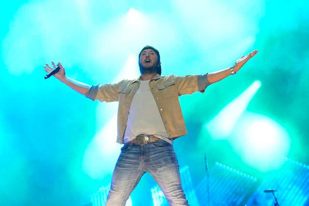 NASHVILLE, TENNESSEE - JUNE 07: Luke Bryan perform onstage at Nissan Stadium during CMA Fest 2026 day three on June 07, 2026 in Nashville, Tennessee. . Credit: USA - ZUMAa123 20260608_zaa_a123_083 Copyright: xAdMediax
