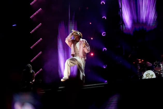 NASHVILLE, TENNESSEE - JUNE 07: Bailey Zimmerman perform onstage at Nissan Stadium during CMA Fest 2026 day three on June 07, 2026 in Nashville, Tennessee. . Credit: USA - ZUMAa123 20260608_zaa_a123_087 Copyright: xAdMediax