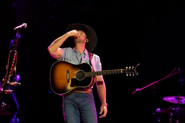 NASHVILLE, TENNESSEE - JUNE 07: Riley Geeen perform onstage at Nissan Stadium during CMA Fest 2026 day three on June 07, 2026 in Nashville, Tennessee. . Credit: USA - ZUMAa123 20260608_zaa_a123_089 Copyright: xAdMediax