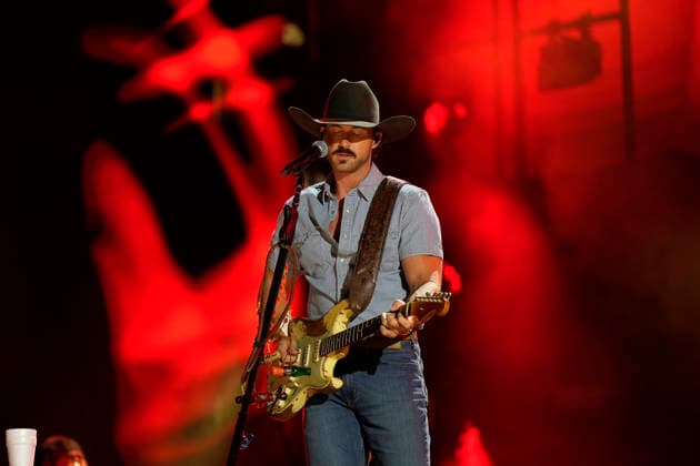 NASHVILLE, TENNESSEE - JUNE 07:Riley Green perform onstage at Nissan Stadium during CMA Fest 2026 day three on June 07, 2026 in Nashville, Tennessee. . Credit: USA - ZUMAa123 20260608_zaa_a123_098 Copyright: xAdMediax