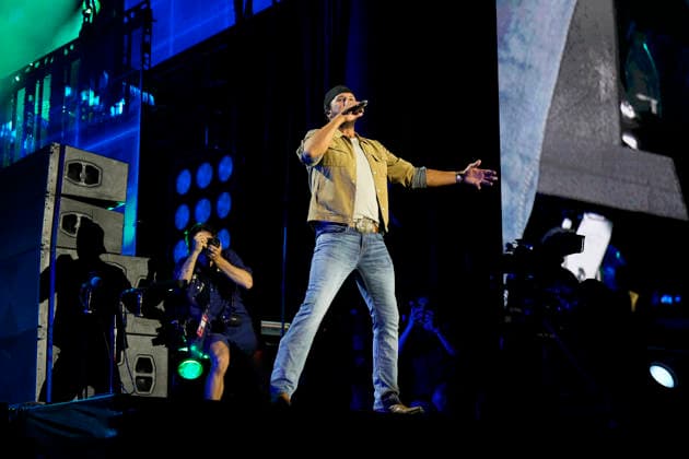 NASHVILLE, TENNESSEE - JUNE 07: Luke Bryan perform onstage at Nissan Stadium during CMA Fest 2026 day three on June 07, 2026 in Nashville, Tennessee. . Credit: USA - ZUMAa123 20260608_zaa_a123_097 Copyright: xAdMediax