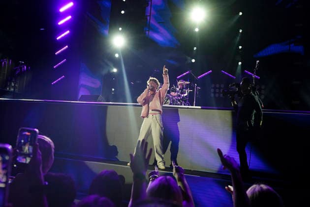 NASHVILLE, TENNESSEE - JUNE 07: Bailey Zimmerman perform onstage at Nissan Stadium during CMA Fest 2026 day three on June 07, 2026 in Nashville, Tennessee. . Credit: USA - ZUMAa123 20260608_zaa_a123_103 Copyright: xAdMediax