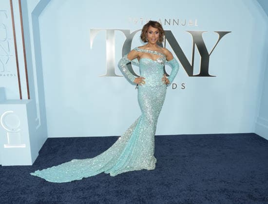 Celebrities walk the red carpet at the 79th Annual Tony Awards held at Radio City Music Hall Featuring: Deborah Cox Where: New York City, New York, United States When: 07 Jun 2026 Credit: Jennifer Graylock INSTARimages EDITORIAL USE ONLY. NOT FOR USE BY NEWSPAPERS BASED IN THE UK. Copyright: xx instar55758083