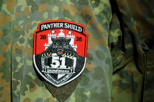CNTV TORNADO- Aufnaeher Uniform Panther Shield der Luftwaffe bei der Luft und Boden Uebung Dispersed Operations Hamburg 08.06.2026 Panther Shield Luftwaffe uebt Starts und Landungen auf dem zivilen Flughafen Hamburg eine Woche lang am Helmut Schmidt Airport Flughafen Hamburg Die Übung soll die Zusammenarbeit der Luftwaffe mit dem zivilen Mitarbeitern des Flughafen Hamburgs verbessern Hamburg Deutschland *** CNTV TORNADO Aufnaeher Uniform Panther Shield of the Luftwaffe during the air and ground exercise Dispersed Operations Hamburg 08 06 2026 Panther Shield Luftwaffe practices take-offs and landings at the civilian airport Hamburg for one week at Helmut Schmidt Airport Hamburg Airport The exercise is intended to improve the cooperation bet