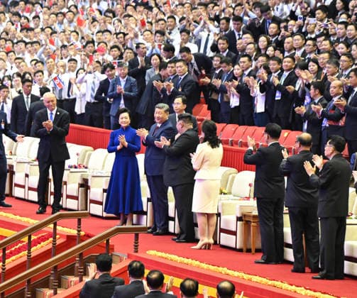(260608) -- PYONGYANG, June 8, 2026 -- Xi Jinping, general secretary of the Communist Party of China Central Committee and Chinese president, and his wife Peng Liyuan, along with Kim Jong Un, general secretary of the Workers Party of Korea and president of the State Affairs of the Democratic People s Republic of Korea (DPRK), and Kim s wife Ri Sol Ju, watch an artistic performance at the Pyongyang Gymnasium in Pyongyang, the DPRK, June 8, 2026. ) DPRK-PYONGYANG-CHINA-XI JINPING-PENG LIYUAN-ARTISTIC PERFORMANCE LixXiang 