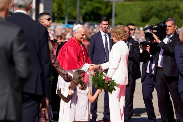 Pope Leo XIV presides a prayer in honor of the Virgin of Almudena in the Cathedral Queen Sofia greets Pope Leo XIV on his arrival at the prayer and homage to the Virgin of Almudena, in the Cathedral of Santa Maria de la Almudena, June 8, 2026, in Madrid Spain After praying before the patron saint, the Pope placed at her feet the Golden Rose, a personal and exceptional recognition with which the Pontiffs honor images of Virgins 08 JUNE 2026 POOL POPE LEON XIV MADRID CATHEDRAL ALMUDENA MADRID SPAIN PRAYER TO POPE LEON XIV MADRID Madrid Madrid Spain  Copyright: xA.xPÃ rezxMeca EuropaxPress Poolx 7582323