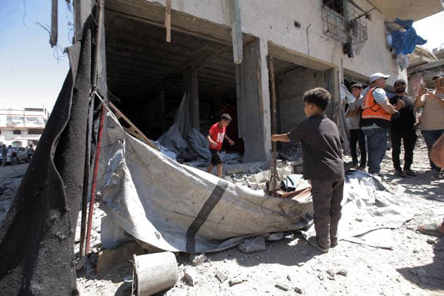 June 8, 2026, Gaza City, Gaza Strip, Palestinian Territory: Smoke rises following an airstrike on the Tal al-Hawa neighborhood southwest of Gaza City. According to local sources, the strike caused damage in the area but no fatalities were reported. Emergency teams and residents inspected the site following the attack. Credit: Gaza City Palestinian Territory  - ZUMAz119 20260608_zip_z119_014 Copyright: xSalahxHashemx