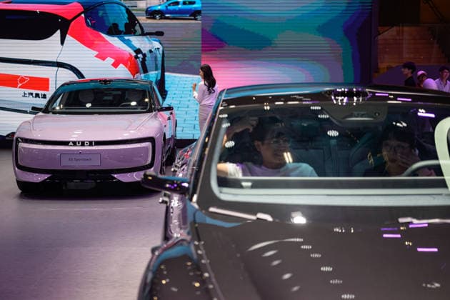 30th Guangdong-Hong Kong-Macao Greater Bay Area Auto Show SHENZHEN, CHINA - JUNE 8: An AUDI E5 Sportback EV is displayed during the 30th Guangdong-Hong Kong-Macao Greater Bay Area Auto Show on June 8, 2026, in Shenzhen, Guangdong Province, China.The theme of the auto show is technology oriented, future oriented, and market-oriented, with a total scale of 300000 square meters and multiple high-tech new energy vehicles unveiled. Stringer Anadolu Shenzhen China. Editorial use only. Please get in touch for any other usage.  Copyright: x2026xAnadoluxStringerx