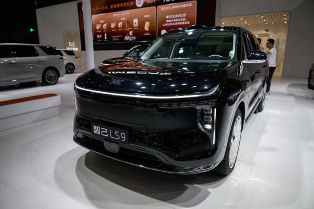 30th Guangdong-Hong Kong-Macao Greater Bay Area Auto Show SHENZHEN, CHINA - JUNE 8: A Zhiji LS9 EV is displayed during the 30th Guangdong-Hong Kong-Macao Greater Bay Area Auto Show on June 8, 2026, in Shenzhen, Guangdong Province, China.The theme of the auto show is technology oriented, future oriented, and market-oriented, with a total scale of 300000 square meters and multiple high-tech new energy vehicles unveiled. Stringer Anadolu Shenzhen China. Editorial use only. Please get in touch for any other usage.  Copyright: x2026xAnadoluxStringerx
