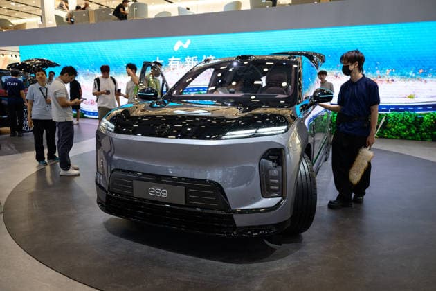 30th Guangdong-Hong Kong-Macao Greater Bay Area Auto Show SHENZHEN, CHINA - JUNE 8: A NIO ES9 EV is displayed during the 30th Guangdong-Hong Kong-Macao Greater Bay Area Auto Show on June 8, 2026, in Shenzhen, Guangdong Province, China.The theme of the auto show is technology oriented, future oriented, and market-oriented, with a total scale of 300000 square meters and multiple high-tech new energy vehicles unveiled. Stringer Anadolu Shenzhen China. Editorial use only. Please get in touch for any other usage.  Copyright: x2026xAnadoluxStringerx
