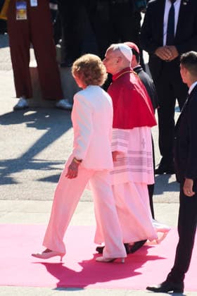 June 8, 2026, Madrid, Madrid, Spain: Pope Leo XIV (Papa Leon XVI, Robert Francis Prevost) attends flower offering to Nuestra Senora de la Almudena at Nuestra Senora de la Almudena Cathedral on June 8, 2026 in Madrid, Spain Madrid Spain  - ZUMAg15_ 20260608_zaf_g15_099 Copyright: xJackxAbuinx