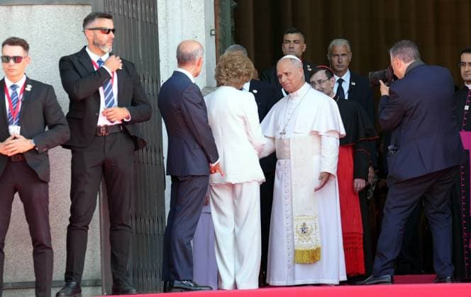 Pope Leo XIV is greeted by Spain s former Queen Sofia as he arrives to attend a prayer and devotion to our Lady of Almudena at the Cathedral of Holy Mary of Almudena in Madrid, Spain, Monday, June 8, 2026 Cordon Press 