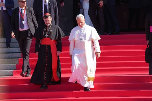 Pope Leo XIV is greeted by faithful as he arrives for a service a prayer and devotion to our Lady of Almudena at the Cathedral of Holy Mary of Almudena in Madrid, Spain, Monday, June 8, 2026 Cordon Press 