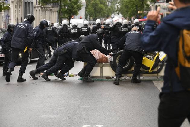 Protest Against Police Violence 08 06 2026 BRUSSELS, BELGIUM - Staff, teachers and students protest police violence outside the Palace of Justice pictured on June 08, 2026 in Brussels, Belgium, 08 06 2026 Brussels Belgium  Copyright: xPhilipxReynaersx