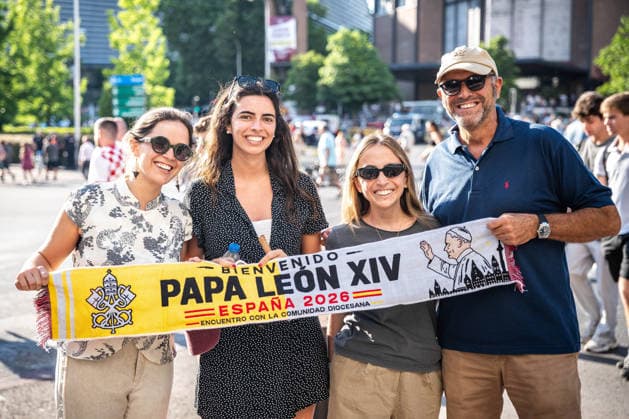 June 8, 2026, Madrid, Madrid, SPAIN: Several people from all over Spain attended the third day of the official visit of POPE LEO XIV in Madrid. Madrid SPAIN - ZUMAc270 20260608_zip_c270_002 Copyright: xDavidxCruzxSanzx