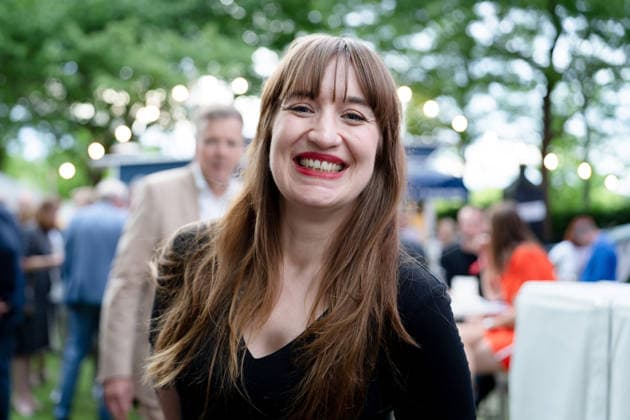 Sommerfest, Niedersächsische Landesregierung Berlin, Sommerfest, Niedersächsische Landesregierung, Landesvertretung, Heidi Reichinnek, Vorsitzende der Fraktion Die Linke im Bundestag Berlin Berlin GER *** Summer Party, Lower Saxony State Government Berlin, Summer Party, Lower Saxony State Government, State Representation, Heidi Reichinnek, Chairwoman of the Left Party Parliamentary Group in the Bundestag Berlin Berlin GER