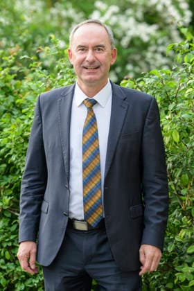 v.l.: Hubert Aiwanger, Freie Wähler (Bayerischer Wirtschaftsminister und Parteivorsitzender), GER, Berlin, Studio, zu Gast bei Maischberger, politische Talkshow, TV, Format, mit Moderatorin Sandra Maischberger, Das Erste, aus Adlershof Am Studio 20, 08.06. 2026, *** v l Hubert Aiwanger, Free Voters Bavarian Minister of Economic Affairs and Party Chairman , GER, Berlin, Studio, as a guest on Maischberger, political talk show, TV, format, with presenter Sandra Maischberger, Das Erste, from Adlershof Am Studio 20, 08 06 2026, Copyright: HMBxMedia UwexKoch