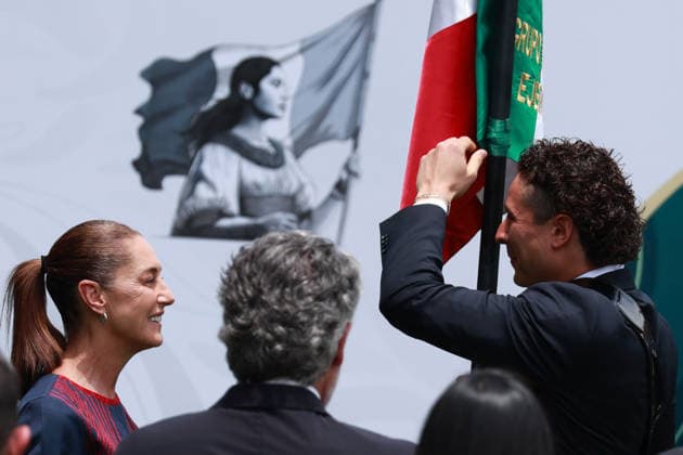 Ceremonial flag presentation to the Mexico national team MEXICO CITY, MEXICO - JUNE 08: Mexican President Claudia Sheinbaum (L) and Guillermo Ochoa (R) attend the ceremonial flag presentation to the Mexico national team ahead of the FIFA World Cup, at the High Performance Center (CAR), in Mexico City, Mexico on June 08, 2026. Daniel Cardenas Anadolu Mexico City Mexico. Editorial use only. Please get in touch for any other usage.  Copyright: x2026xAnadoluxDanielxCardenasx