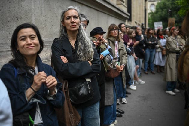 More than a thousand people gathered at Place Louis Lépine to attend the rally in support of Lyhanna in Paris on 8 June 2026. - 08 06 2026 - France Ile-de-France (region) Paris -  JulienxMattiax xLexPictorium LePictorium_0335748