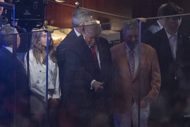 New York Knicks v San Antonio Spurs - NBA Finals NEW YORK, UNITED STATES - JUNE 8: United States President Donald Trump and his grand daughter Kai Madison Trump attend the National Basketball Association (NBA) finals game between the New York Knicks and San Antonio Spurs at the Madison Square Garden in New York, United States on June 8, 2026. Celal Gunes Anadolu New York United States. Editorial use only. Please get in touch for any other usage.  Copyright: x2026xAnadoluxCelalxGunesx