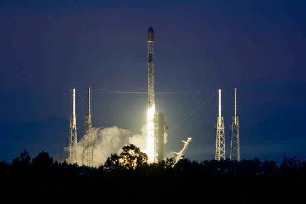 June 8, 2026, Cape Canaveral, Florida, USA: A SpaceX Falcon 9 rocket carrying 29 Starlink satellites, lifts off from Space Launch Complex-40 at Cape Canaveral Space Force Station, Florida, at 6:13 a.m. EDT on June 8, 2026. Cape Canaveral USA - ZUMAb268 20260608_znp_b268_001 Copyright: xJenniferxBriggsx