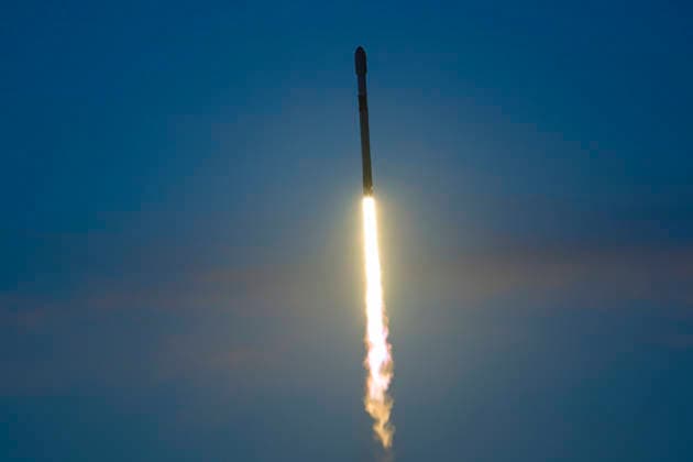 June 8, 2026, Cape Canaveral, Florida, USA: A SpaceX Falcon 9 rocket carrying 29 Starlink satellites, lifts off from Space Launch Complex-40 at Cape Canaveral Space Force Station, Florida, at 6:13 a.m. EDT on June 8, 2026. Cape Canaveral USA - ZUMAb268 20260608_znp_b268_004 Copyright: xJenniferxBriggsx