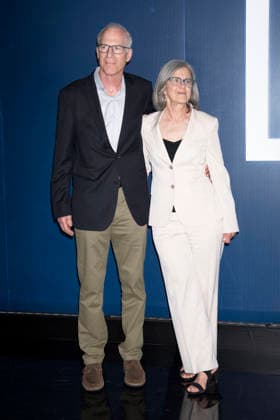 Chris Brigham mit Begleitung bei der Premiere des Kinofilms Disclosure Day im David H. Koch Theater. New York, 08.06.2026 *** Chris Brigham with companion at the premiere of the movie Disclosure Day at the David H Koch Theater New York, 08 06 2026 Foto:xB.xHinex xFuturexImagex disclosure_ny_6615