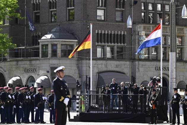 Amsterdam, The Netherlands, 2026-06-09 10:08:43 AMSTERDAM, 09-06-2026, Dam At the invitation of His Majesty King Willem-Alexander and Queen Maxima, the Federal President of Germany, Frank-Walter Steinmeier, is paying a state visit to the Netherlands. He is accompanied by his wife, Elke Büdenbender. PHOTO: NLBeeld Patrick van Emst In the photo: Welcome ceremony - King Willem-Alexander and Queen Maxima officially welcome the German Federal President and Mrs. Büdenbender at Dam Square in Amsterdam. Credit: NL Beeld Patrick van Emst  Copyright: xx x